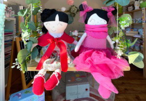 idee regalo per bimbi felici: bambole di stoffa